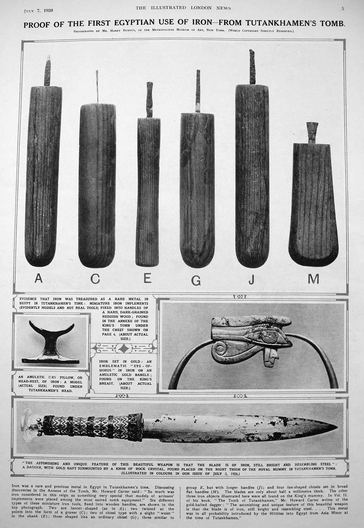 Model tools in the wooden chest